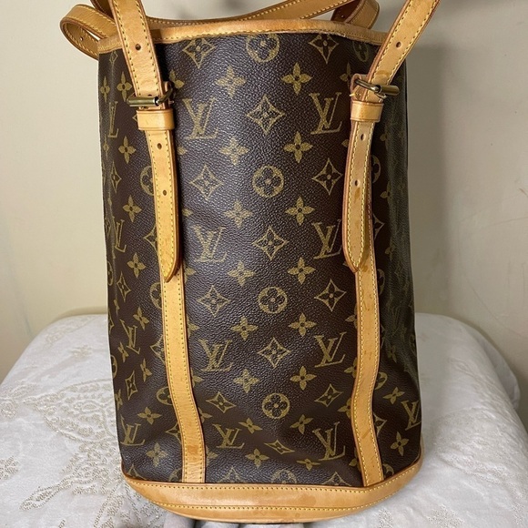 LOUIS VUITTON bucket tote monogram in GM with pouch - Picture 5 of 17